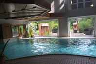 Kolam Renang Romantisches Hotel Menzhausen