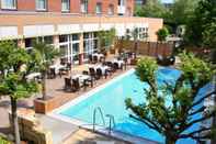 Kolam Renang Mercure Hotel Hannover Medical Park