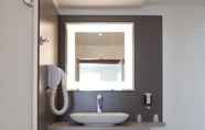 In-room Bathroom 7 ibis Styles Lille Aeroport