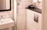 Toilet Kamar 5 Scandic Hallandia