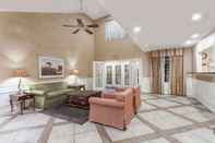 Lobby Baymont by Wyndham Hickory