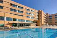 Swimming Pool TRYP by Wyndham Porto Expo Hotel