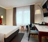 Bedroom 7 Courtyard by Marriott Hamburg Airport