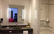 Toilet Kamar 3 Feringapark Hotel