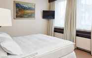 Kamar Tidur 5 Hotel Holt - The Art Hotel