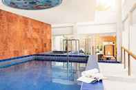 Swimming Pool Grand Hotel Karel V