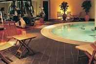 Swimming Pool Brakanes Hotel