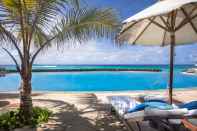 Hồ bơi Taj Coral Reef Resort & Spa Maldives – A Premium All Inclusive Resort