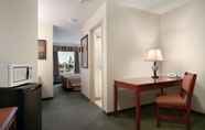 Phòng ngủ 2 Travelodge by Wyndham Stony Plain