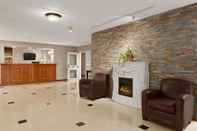 Lobby Travelodge by Wyndham Owen Sound