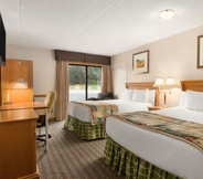 Kamar Tidur 5 Travelodge by Wyndham Owen Sound