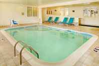 Swimming Pool TownePlace Suites by Marriott Manchester