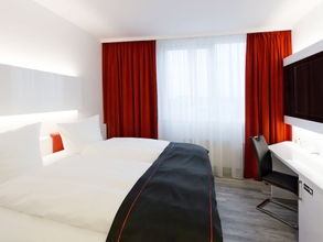 Bedroom 4 DORMERO Hotel Hannover – Langenhagen Airport