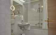 In-room Bathroom 5 Novum Hotel Mannheim City