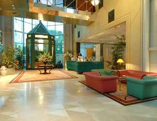 Lobi 2 Royal Garden Hotel