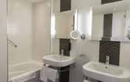 In-room Bathroom 7 Park Centraal Den Haag