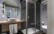 In-room Bathroom 4 Stay Hotel Coimbra Centro