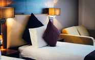 Kamar Tidur 7 Mercure Letchworth Hall