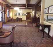 Lobby 3 Glynmill Inn