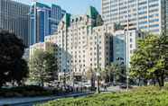 Exterior 7 Lord Elgin Hotel