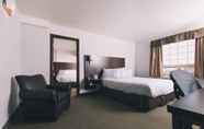 ห้องนอน 4 Service Plus Inn and Suites - Grande Prairie