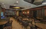 Bar, Cafe and Lounge 5 Best Western Plus Winnipeg Airport Hotel