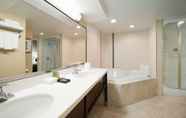 Toilet Kamar 3 Best Western Plus Winnipeg Airport Hotel