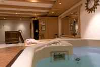 Kolam Renang Boutique Hotel Alpenrose