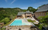 Swimming Pool 2 Château de Longcol