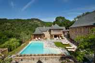 Swimming Pool Château de Longcol