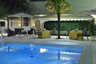 Swimming Pool Hotel Perugia Plaza