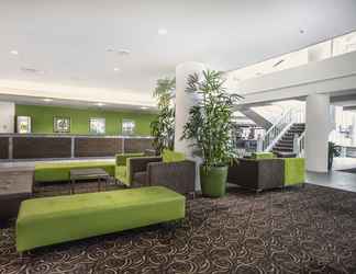 Lobby 2 Rydges Esplanade Resort Cairns