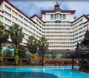 สระว่ายน้ำ 3 Sedona Hotel Yangon