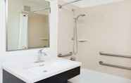In-room Bathroom 7 Sonesta Simply Suites Parsippany Morris Plains