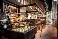 Bar, Cafe and Lounge Alexandra Barcelona Hotel, Curio Collection by Hilton