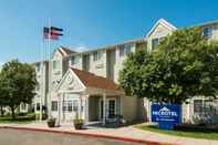 Exterior Microtel Inn & Suites by Wyndham Pueblo