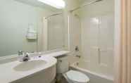In-room Bathroom 2 Microtel Inn & Suites by Wyndham Pueblo