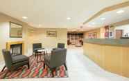 Lobby 6 Microtel Inn & Suites by Wyndham Pueblo