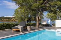 Swimming Pool Minos Beach Art Hotel, a Member of Design Hotels