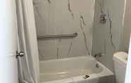In-room Bathroom 7 Masters Inn Atlanta - Doraville at I-85 & 285