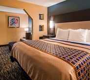 ห้องนอน 5 Best Western Bradbury Inn & Suites