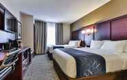 Bilik Tidur 3 Comfort Suites Downtown