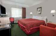 ห้องนอน 7 Days Inn by Wyndham Kansas City International Airport