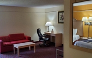 Functional Hall 4 Days Inn by Wyndham Kansas City International Airport