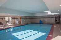 Swimming Pool Hampton Inn Medina