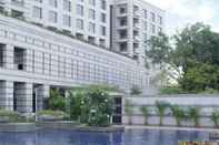 สระว่ายน้ำ Grand Hyatt Mumbai Hotel and Serviced Apartments