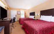 Bedroom 4 Days Inn by Wyndham Simpsonville