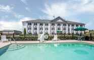 Swimming Pool 2 Quality Inn Greeneville