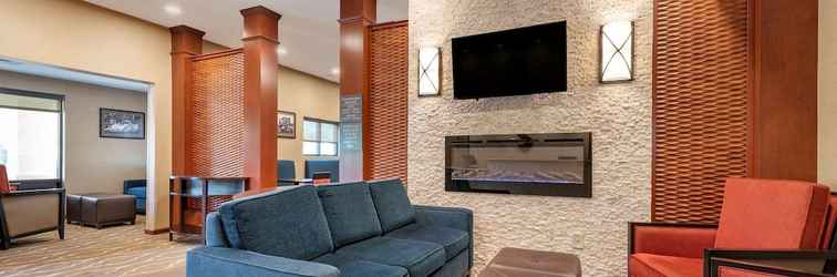 Lobby Comfort Suites West Indianapolis - Brownsburg