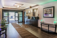 Lobby Comfort Inn & Suites Butler